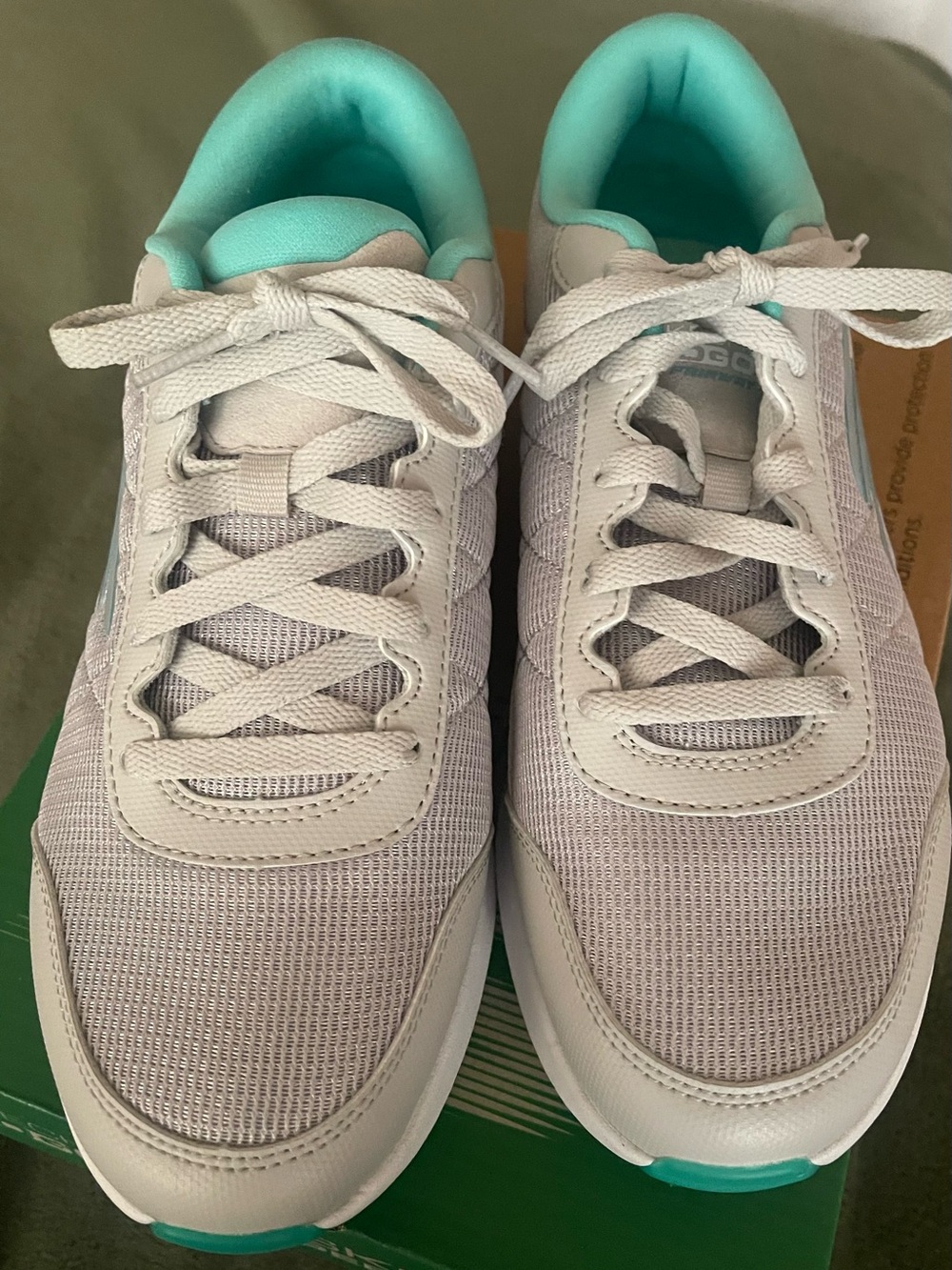 NIB Ladies Skechers GOGOLF Performance Golf Shoe size USA 8.5 EUR 38.5.